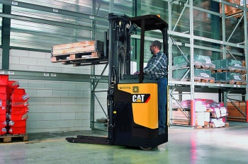 Cat Lift Trucks - штабелер с асинхронным приводом